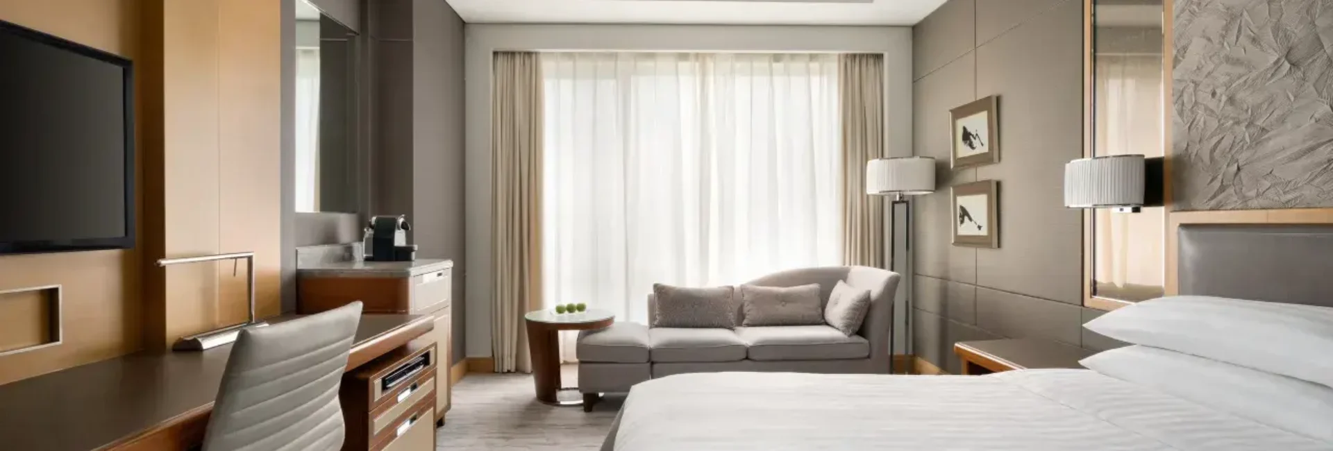 Club Deluxe King Room