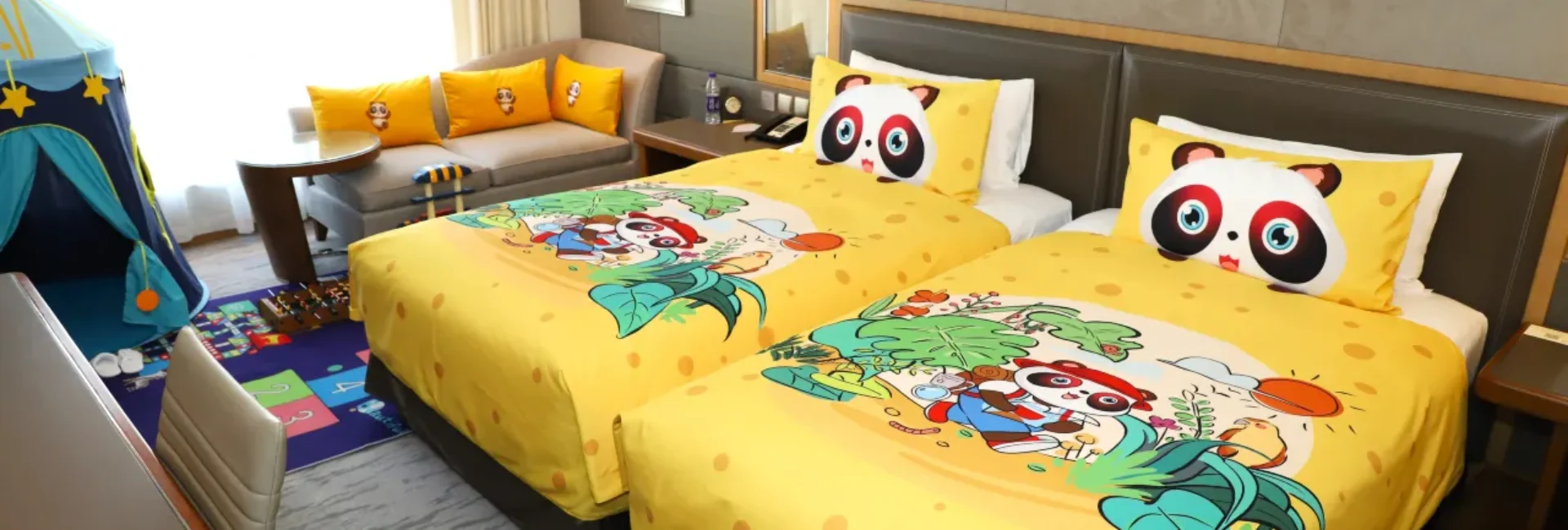 Jiabao Panda Childlike Theme Deluxe Twin Room